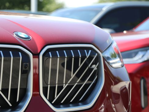 Used 2025 BMW X3 xDrive30i w/ Premium Package image 6