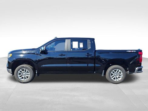 Used 2025 Chevrolet Silverado 1500 LT AWD/4WD image 2