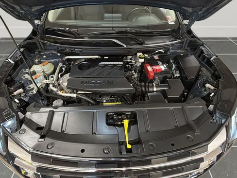 Used 2025 Nissan Rogue SV AWD/4WD image 21