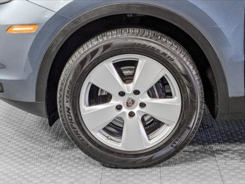 Used 2019 Porsche Cayenne image 36