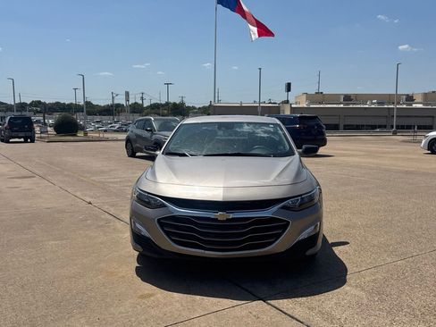 Used 2025 Chevrolet Malibu LS FWD image 5