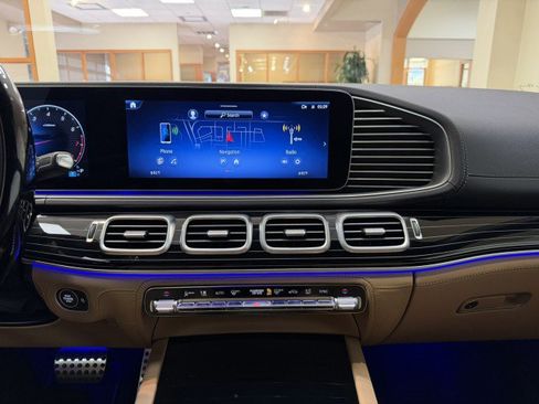 Certified 2025 Mercedes-Benz GLS 580 4MATIC image 11