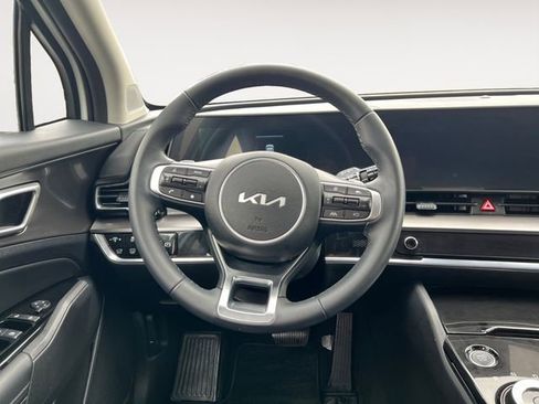 Certified 2025 Kia Sportage EX w/ EX Premium Package AWD/4WD image 10