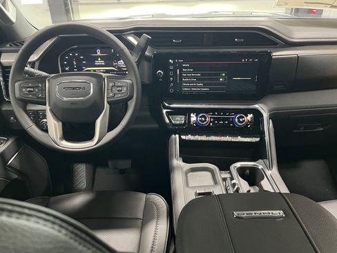 New 2026 GMC Sierra 3500 Denali w/ Denali Reserve Package AWD/4WD image 11