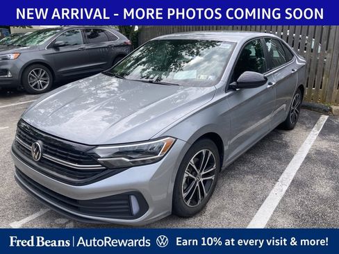 Used 2023 Volkswagen Jetta Sport FWD image 3