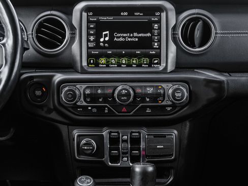 Used 2023 Jeep Wrangler Unlimited Sahara w/ Cold Weather Group AWD/4WD image 28