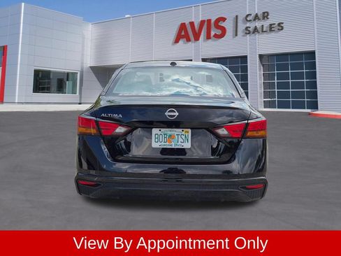 Used 2025 Nissan Altima 2.5 SV FWD image 7