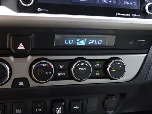Certified 2022 Toyota Tacoma SR5 AWD/4WD image 31