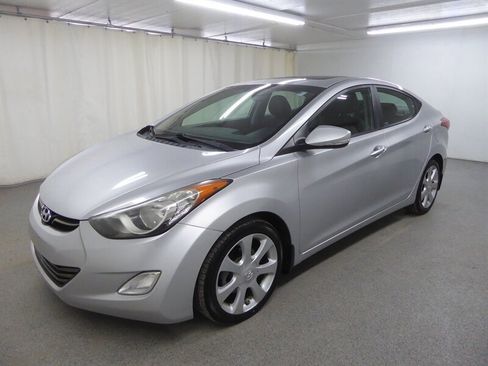 Used 2013 Hyundai Elantra Limited w/ Technology Pkg image 3
