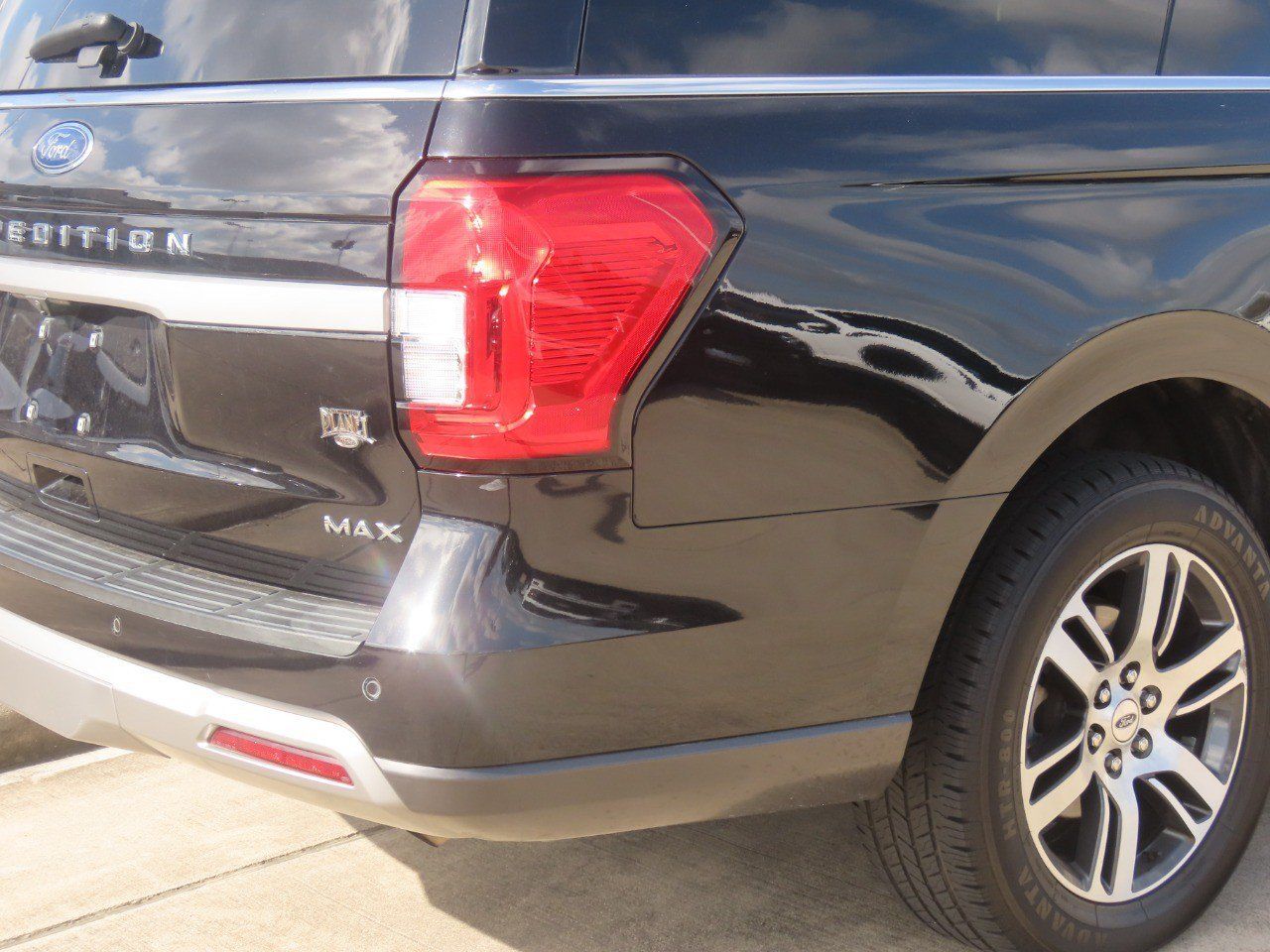 Used 2022 Ford Expedition Max XLT RWD image 12