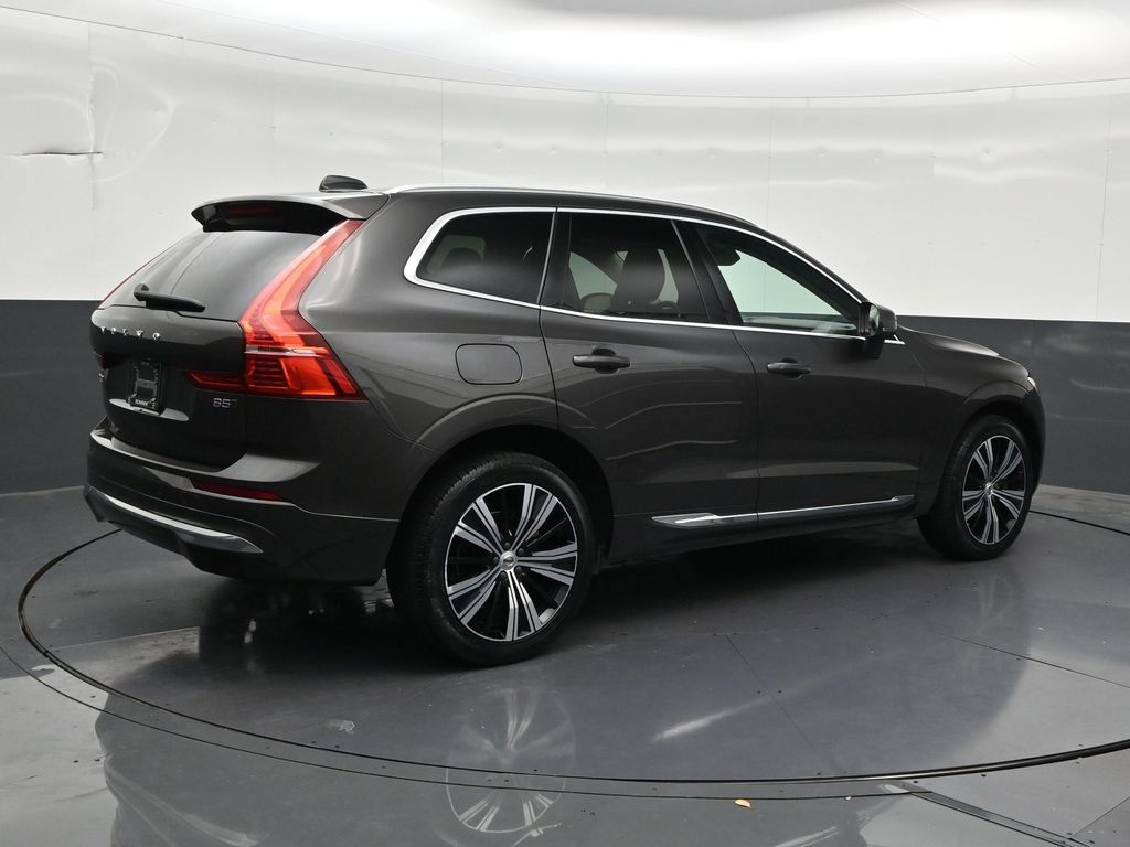 Certified 2023 Volvo XC60 B5 Plus AWD/4WD image 6