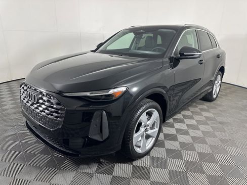 Used 2025 Audi Q5 Premium Plus w/ Premium Plus image 3