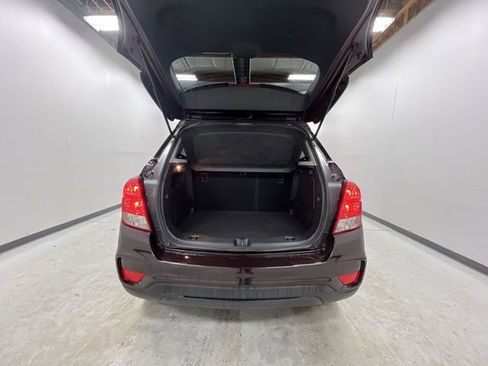 Used 2022 Chevrolet Trax LS w/ Tint and Cruise Package image 23