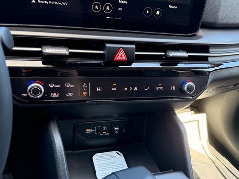 New 2026 Kia Sportage SX AWD/4WD image 22