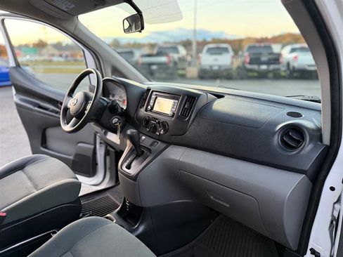 Used 2015 Nissan NV200 SV w/ Technology Package image 9