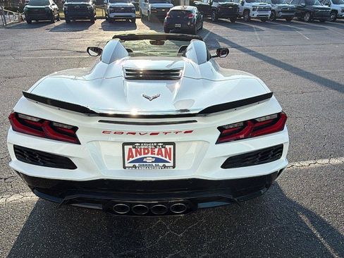 Used 2024 Chevrolet Corvette Z06 RWD image 9