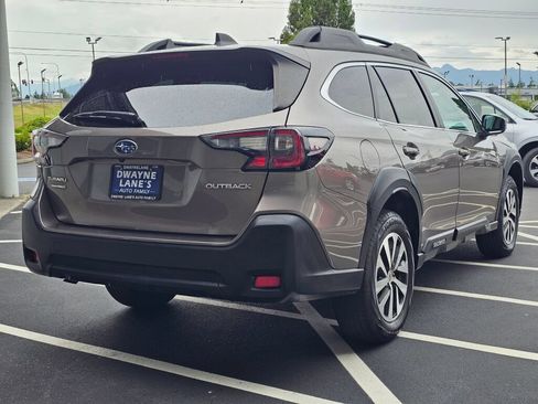 Used 2024 Subaru Outback Premium AWD/4WD image 5
