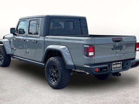 Used 2023 Jeep Gladiator Willys image 15