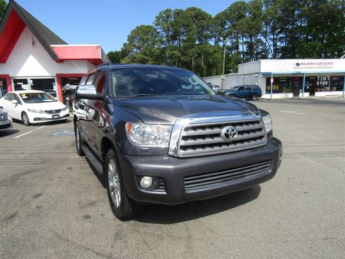 Used 2011 Toyota Sequoia Limited AWD/4WD image 10