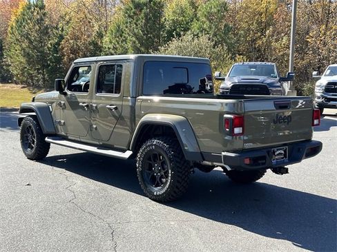 New 2025 Jeep Gladiator Sport image 11