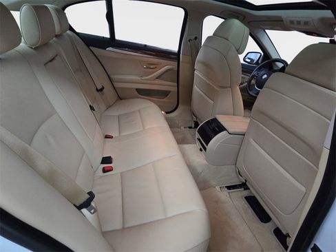 Used 2011 BMW 535i xDrive Sedan image 11