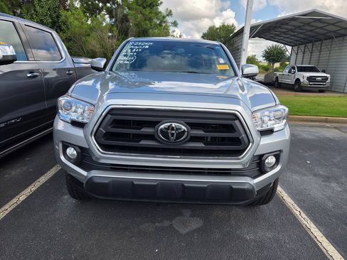 Used 2023 Toyota Tacoma SR5 AWD/4WD image 2