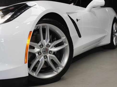 Used 2019 Chevrolet Corvette Stingray Coupe image 24