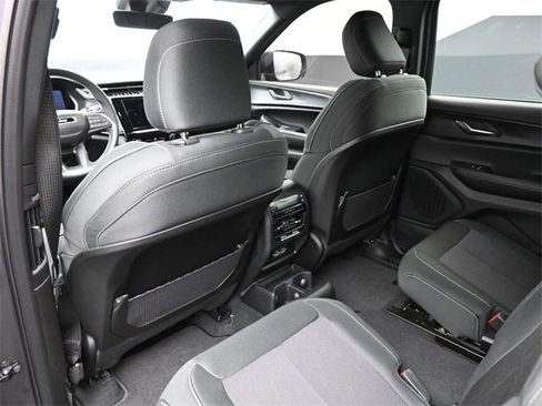 New 2025 Jeep Grand Cherokee L Laredo image 16