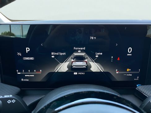 Certified 2025 Nissan Kicks SR FWD image 9