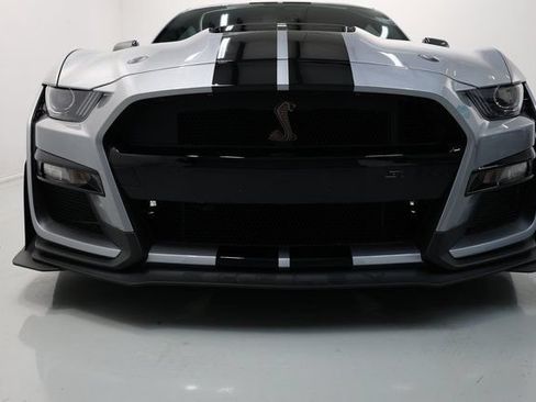 Used 2022 Ford Mustang Shelby GT500 w/ Carbon Fiber Track Pack RWD image 61