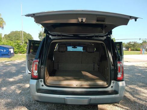 Used 2018 GMC Yukon XL SLE RWD image 27
