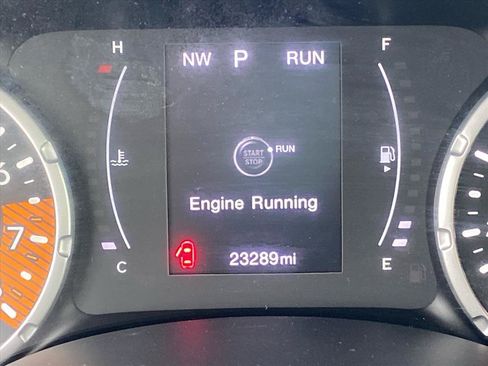 Used 2023 Jeep Renegade Latitude AWD/4WD image 20