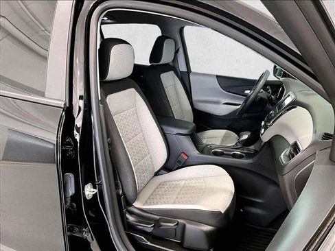 Used 2023 Chevrolet Equinox LS w/ LS Convenience Package FWD image 9