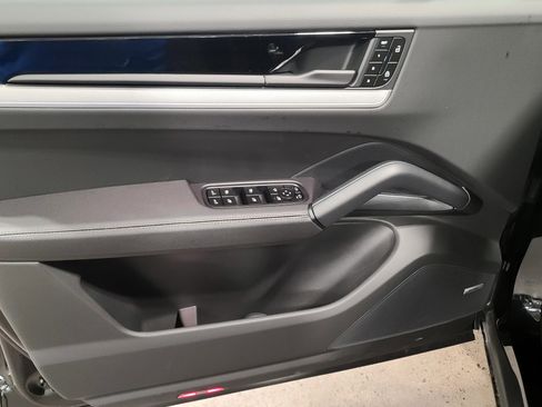 New 2026 Porsche Cayenne Coupe image 13