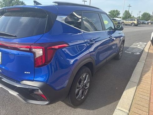 Used 2024 Kia Seltos S AWD/4WD image 4