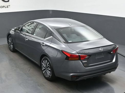Used 2024 Nissan Altima 2.5 SV FWD image 55