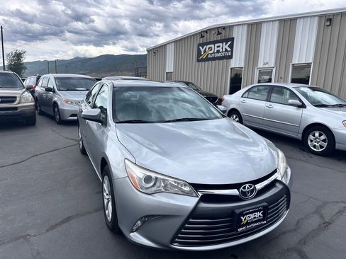 Used 2017 Toyota Camry LE w/ Moonroof Package FWD image 1