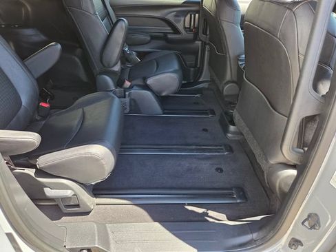 Used 2025 Toyota Sienna XLE Woodland Edition AWD/4WD image 15