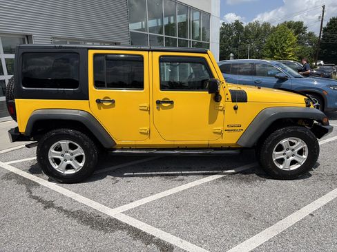 Used 2015 Jeep Wrangler Unlimited Sport w/ Quick Order Package 24S AWD/4WD image 6