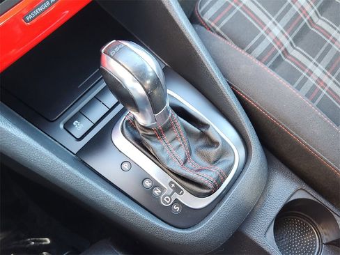 Used 2012 Volkswagen GTI 4-Door image 9