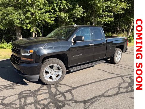 Used 2019 Chevrolet Silverado 1500 Custom w/ Custom Convenience Package AWD/4WD image 1
