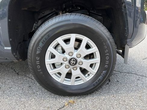 Used 2025 Toyota Tacoma SR5 AWD/4WD image 14