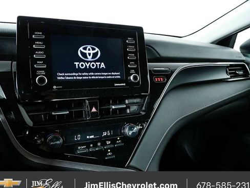 Used 2024 Toyota Camry SE FWD image 12