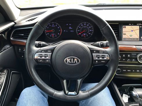 Used 2019 Kia Cadenza Technology image 12