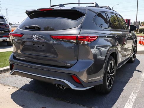 Used 2021 Toyota Highlander XSE FWD image 9