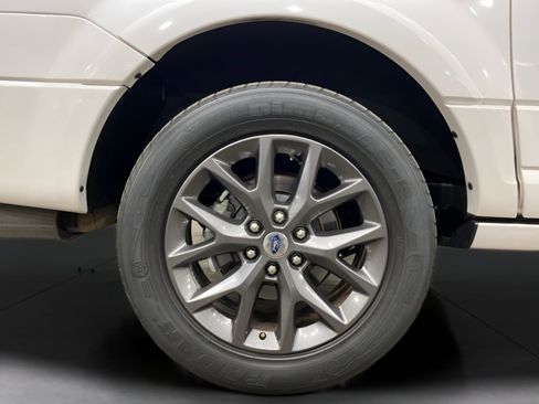 Used 2017 Ford Expedition EL Limited w/ Equipment Group 301A image 18