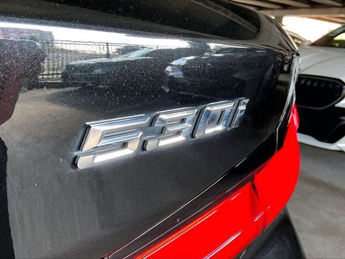 Used 2022 BMW 530i w/ M Sport Package image 9