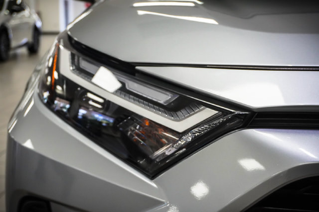 Used 2022 Toyota RAV4 XLE w/ Convenience Package FWD image 22