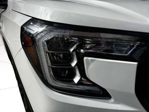 Used 2022 GMC Terrain SLE w/ Driver Convenience Package FWD image 13