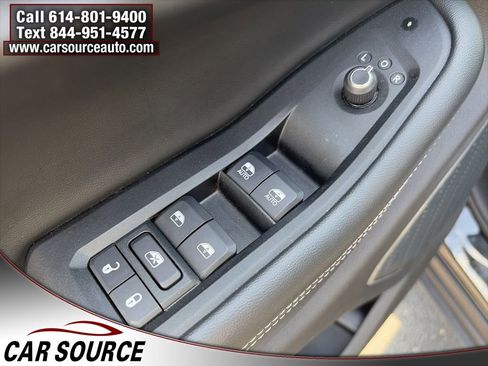 Used 2022 Jeep Grand Cherokee L Limited w/ Black Appearance Package AWD/4WD image 19